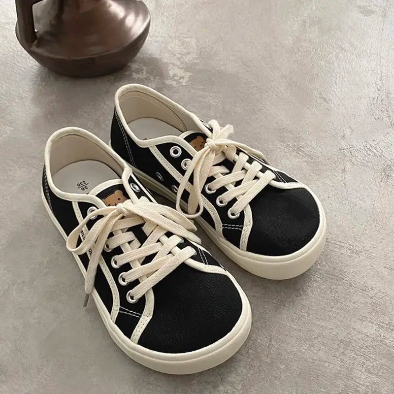 Designer Sneakers Canvas Shoes Women Low Top Sneakers Wide Toe Lace Up Zapatos Shoes 2023 Girls Red Blue Sneakers Girls Tenis