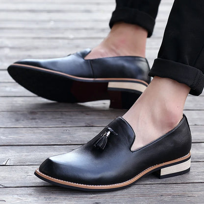Luxury Men Leather Loafers Designer Tassels Brogue Shoes Male Wedding Shoes Fashion High Quality Men Casual Shoes Big Size 38-46
