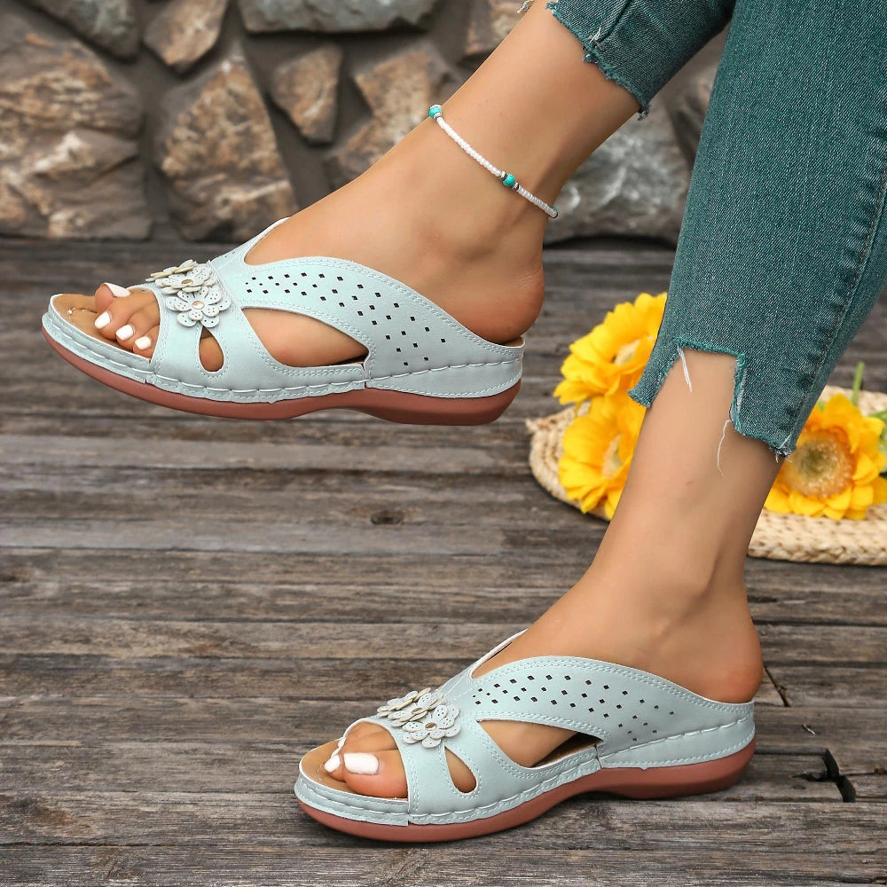 Summer Women Slippers Floral Beach Slides Hollow Breathable Casual Ladies Slip on Fashion Platform Comfortable Women's Sandals