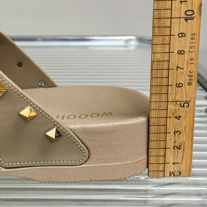 Chic Anti Slip Rivet Slippers Women Clip Toe Beachwear Platform Flip Flops Punk Shoes Flat Slides Sandals Female