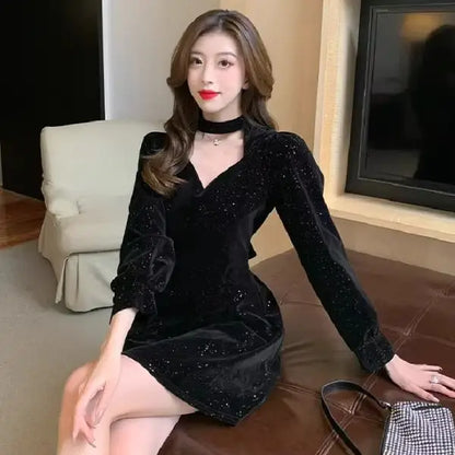 Velvet Dress for Women in Autumn and Winter 2025 New Goddess Style Fashion V-neck Long-sleeved Atmosphere Christmas