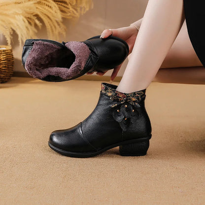 Top layer cowhide 2025 autumn and winter new retro ethnic style feature thick heel buckle splicing versatile women's short boots