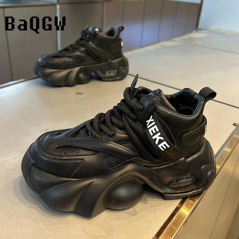 New Fashion Brand Designer Whtie Thick Bottom Casual Board Shoes for Men Flats Loafers Sports Walking Sneakers Zapatos Hombre