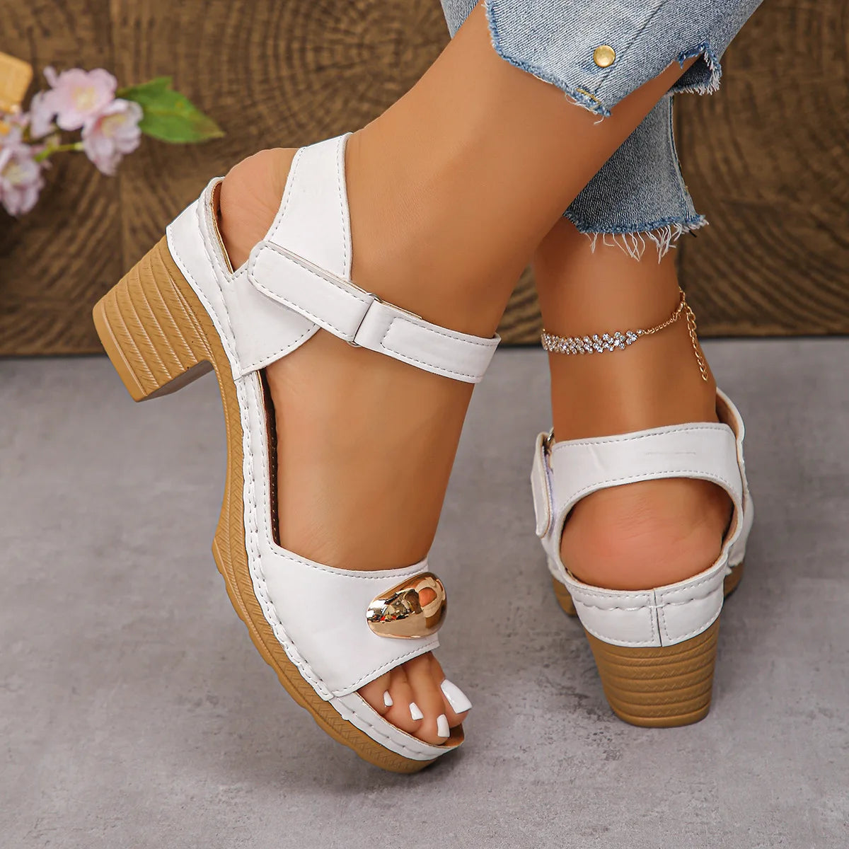 Women's Fashion Sandals 2025 Summer New Coarse Heel Leisure Comfortable Retro Outdoor Beach Cool Pumps Open Toes Elegant Sandals