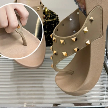 Chic Anti Slip Rivet Slippers Women Clip Toe Beachwear Platform Flip Flops Punk Shoes Flat Slides Sandals Female