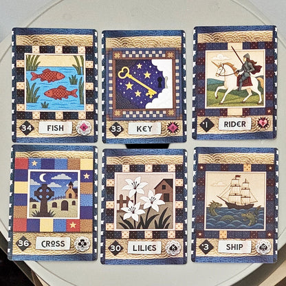 Country Quilts Lenormand Deck, 9*6cm 36-Card Folk Art Divination Deck with Rustic Quilt Pattern on Double-embossed Cardstock