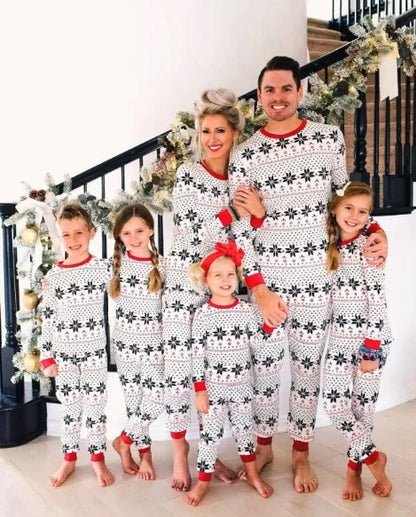 2024 Christmas Family Matching Pajamas New Year Xmas Father Mother Kids Baby Clothes Set Dad Mom And Daughter Son Pyjamas Outfit
