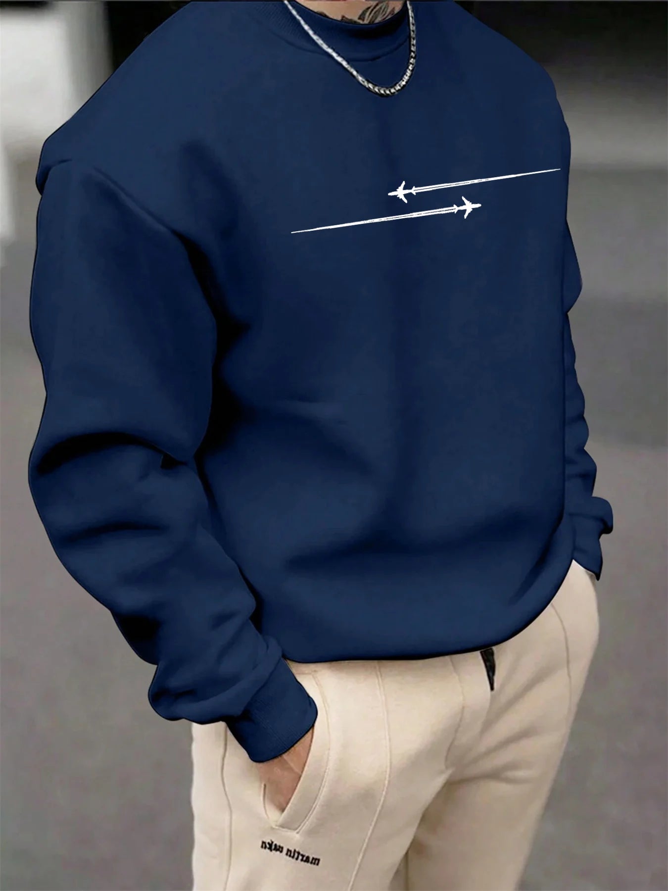 Men's autumn and winter casual loose fashion classic simple airplane pattern printed long sleeved round neck sweatshirt