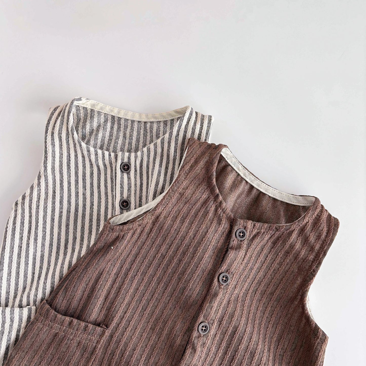 Summer Korean-style striped sleeveless jumpsuit for baby boys and girls, baby crew neck pocket jumpsuit, suitable for going out