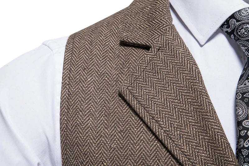 New Men's Retro Lapel Vest Herringbone Coarse Tweed Pockets Suit Vest British Casual Vintage Gentleman Leisure Party Bar Banquet