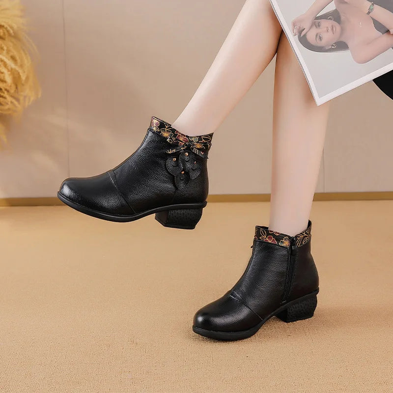 Top layer cowhide 2025 autumn and winter new retro ethnic style feature thick heel buckle splicing versatile women's short boots