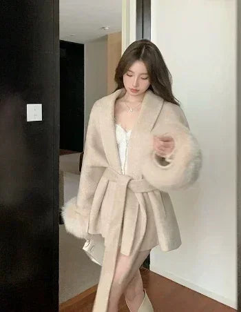 Hot sale high-end warmth comfortable and stylish double-sided straps for women  Not pure wool removable cuffs plush short jacket