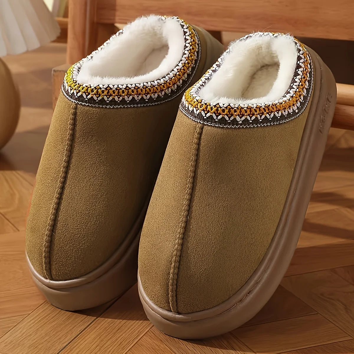Women's Comfort Lined Slippers Soft Sole Winter Warm Indoor Outdoor Shoes Elegant Couple Slippers