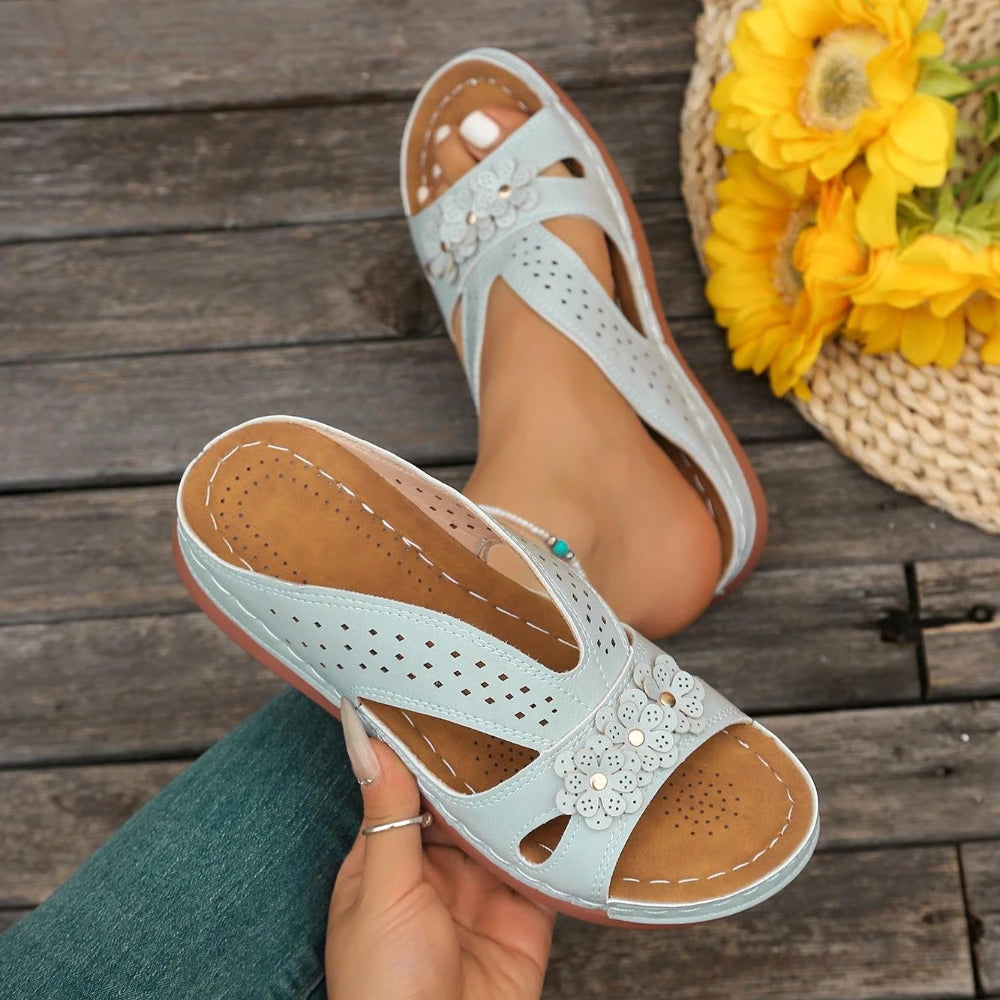 Summer Women Slippers Floral Beach Slides Hollow Breathable Casual Ladies Slip on Fashion Platform Comfortable Women's Sandals