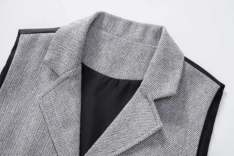 New Men's Retro Lapel Vest Herringbone Coarse Tweed Pockets Suit Vest British Casual Vintage Gentleman Leisure Party Bar Banquet