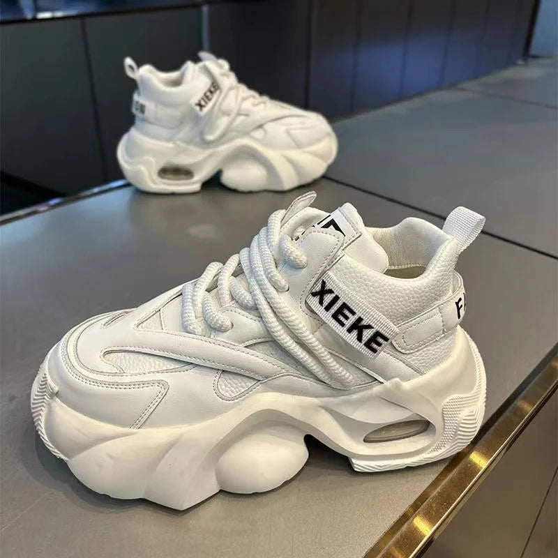 New Fashion Brand Designer Whtie Thick Bottom Casual Board Shoes for Men Flats Loafers Sports Walking Sneakers Zapatos Hombre