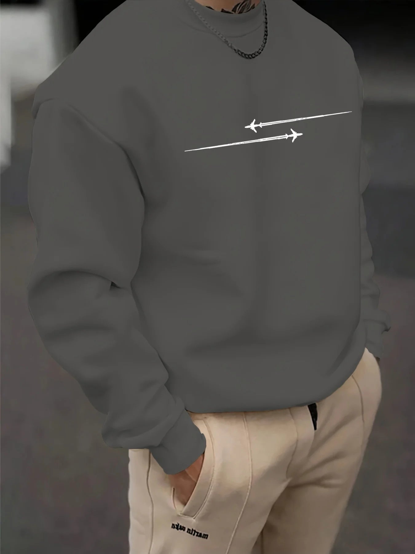 Men's autumn and winter casual loose fashion classic simple airplane pattern printed long sleeved round neck sweatshirt