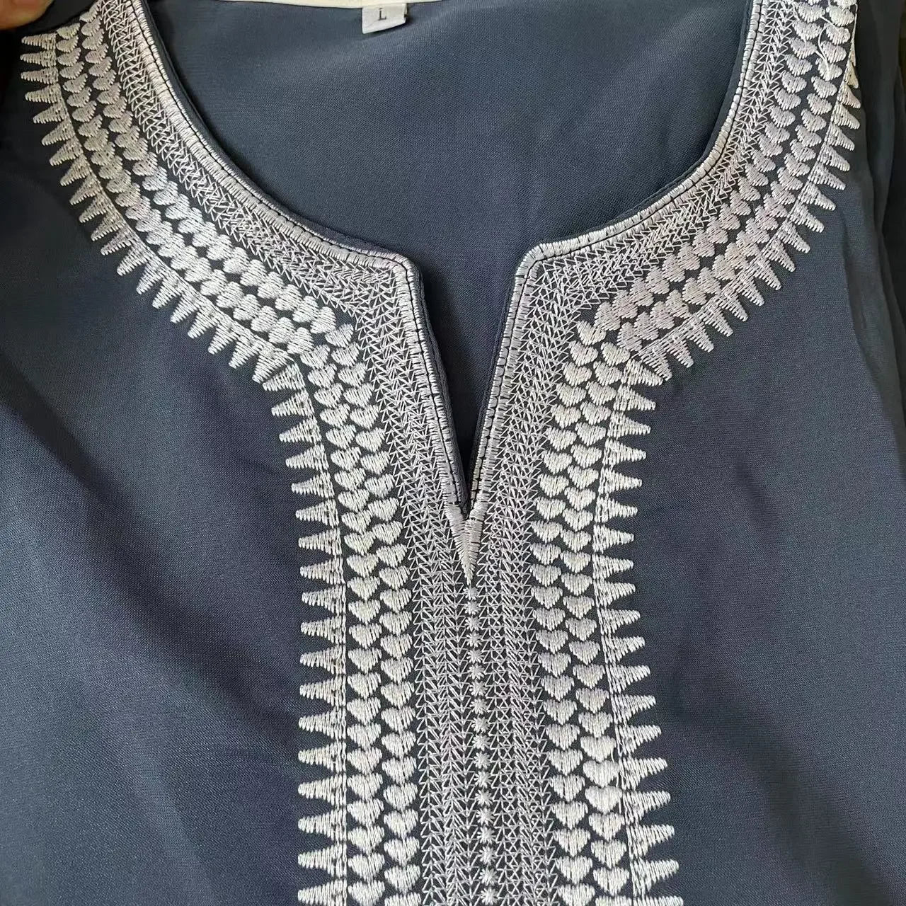 New 2025 Traditional Muslim Clothing Eid Middle East Jubba Thobe Men Thobe Arab Muslim Robes with Long Sleeves Gifts for Husband