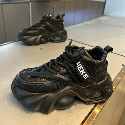 New Fashion Brand Designer Whtie Thick Bottom Casual Board Shoes for Men Flats Loafers Sports Walking Sneakers Zapatos Hombre