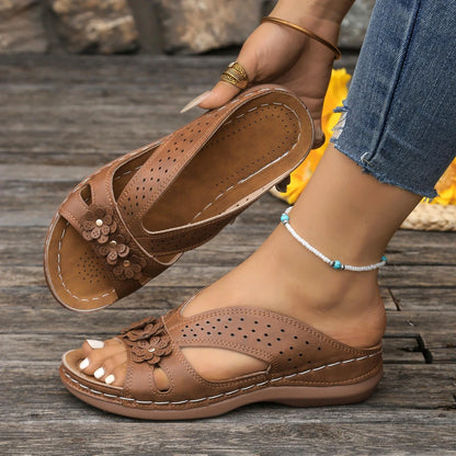 Summer Women Slippers Floral Beach Slides Hollow Breathable Casual Ladies Slip on Fashion Platform Comfortable Women's Sandals