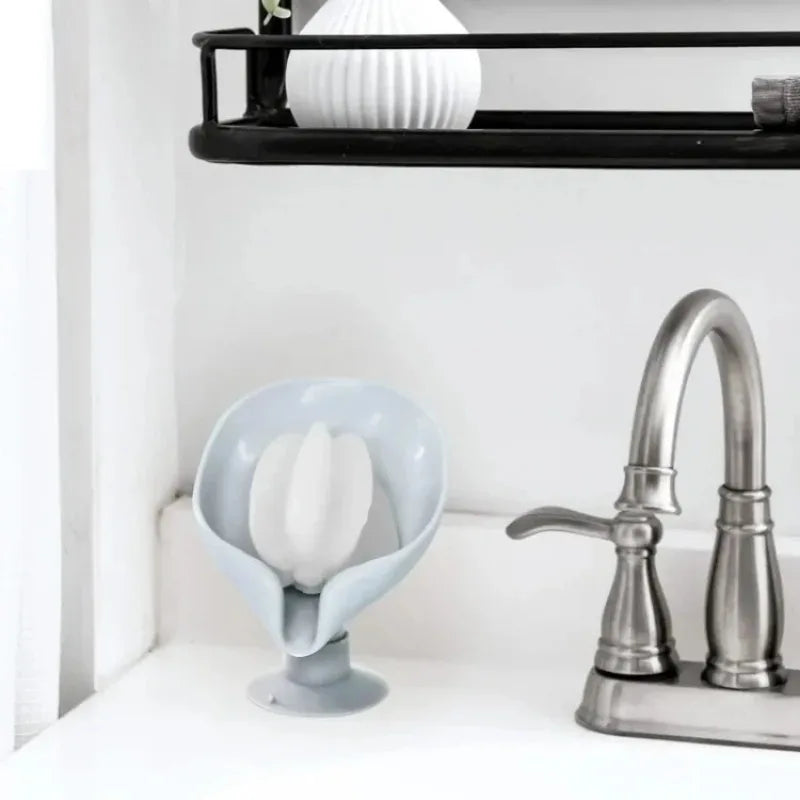 Drain Soap Holder Leaf Shape Soap Box Suction Cup Tray Drying Rack for Shower Sponge Container Kitchen Bathroom Accessories