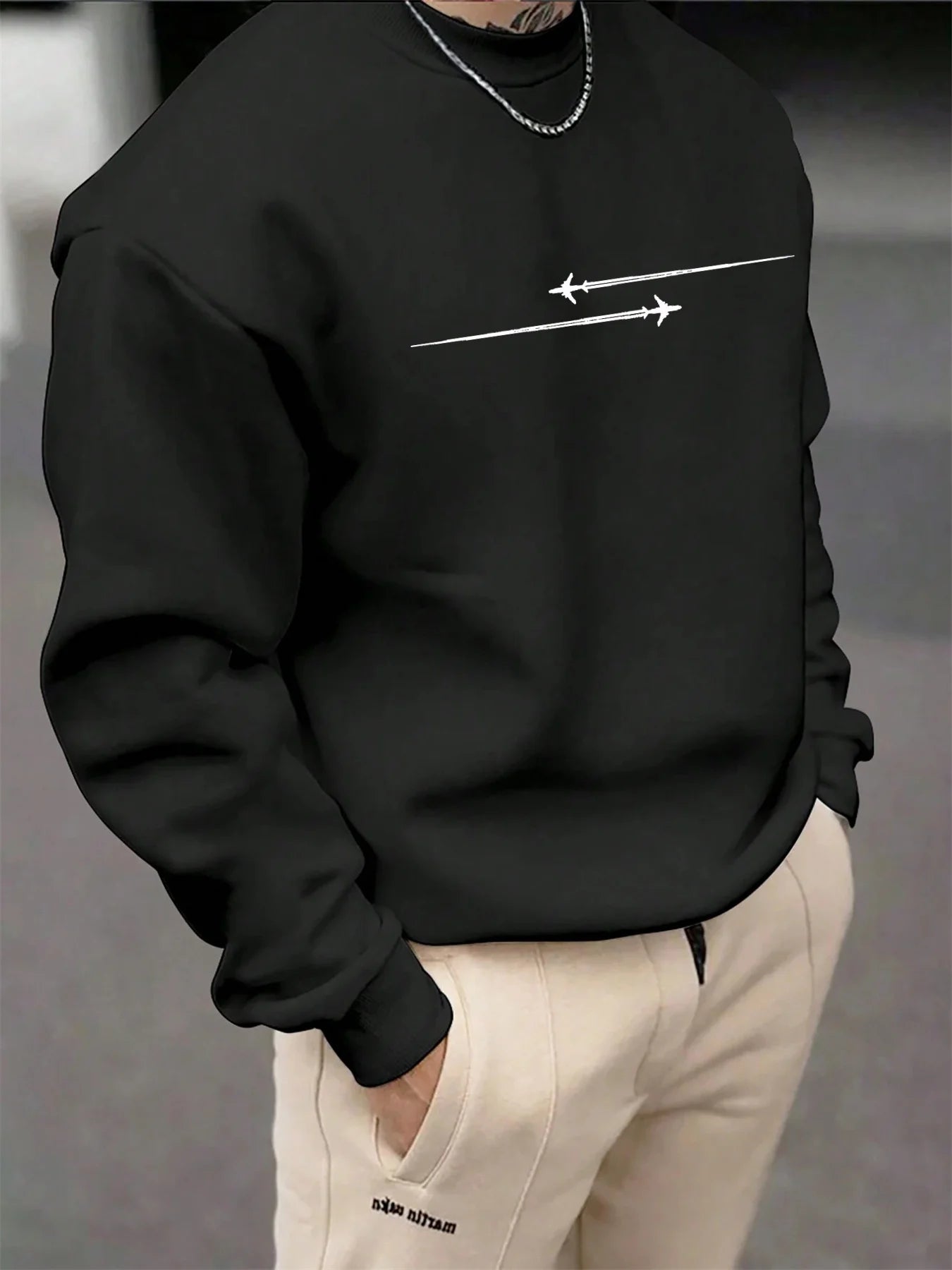 Men's autumn and winter casual loose fashion classic simple airplane pattern printed long sleeved round neck sweatshirt