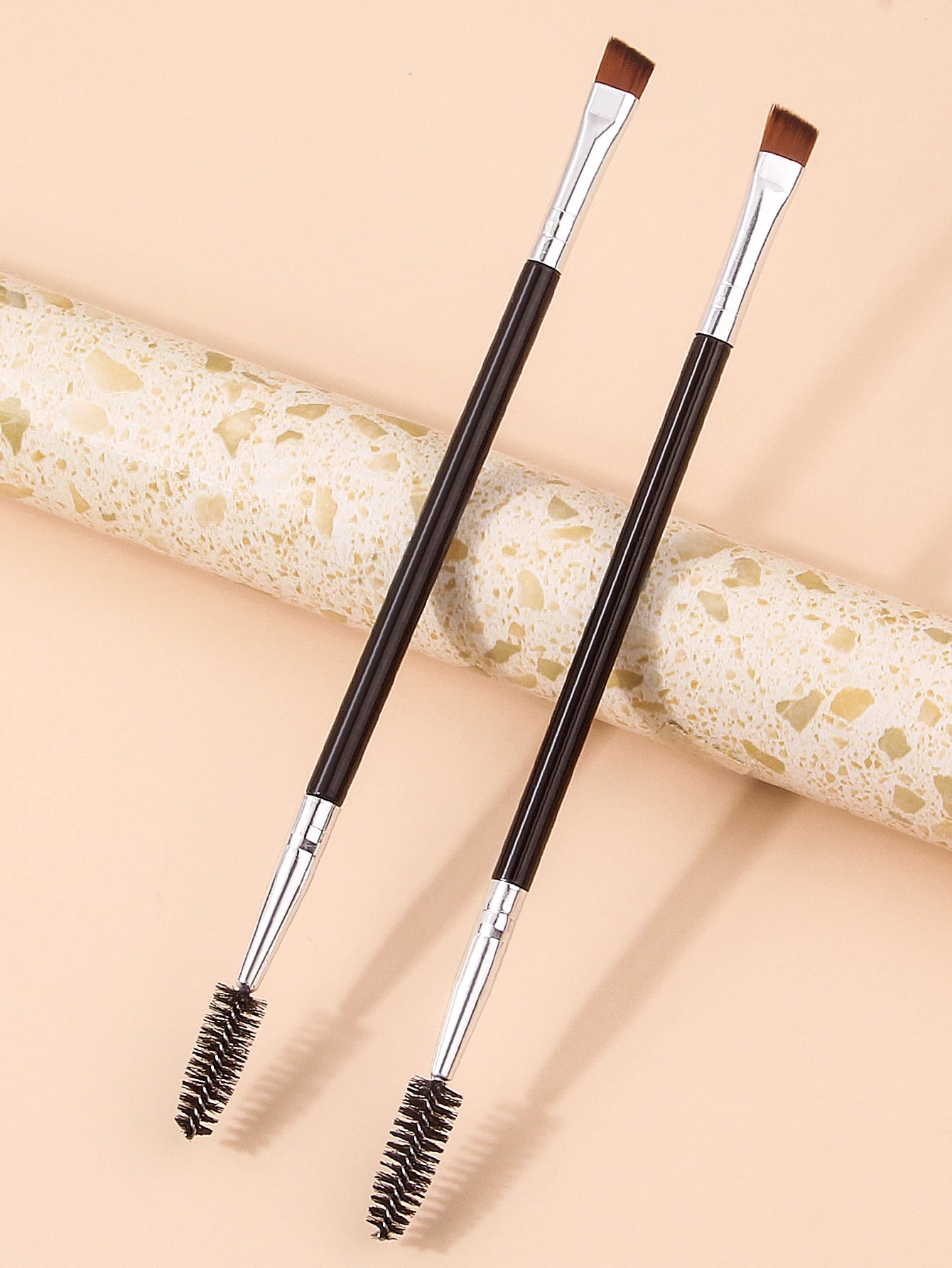 Multi-functional dual-head makeup brush, ultra-fine eyeliner brush, angled eyebrow brush,eyelash brush,professional makeup tools